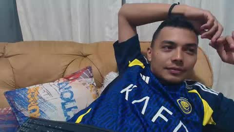 Snapshot of estebancot0314 chatting on November 13, 6:23 am Esteban online show from November 13, 6:23 am