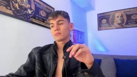 Esteban online show from December 11, 12:02 pm