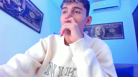 Esteban online show from December 23, 12:08 pm