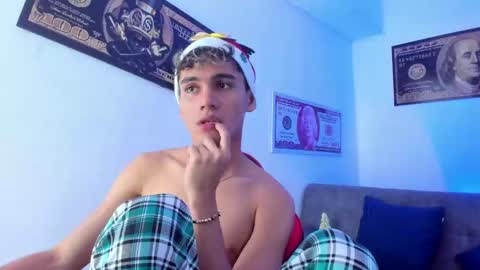 Esteban online show from December 24, 12:22 pm