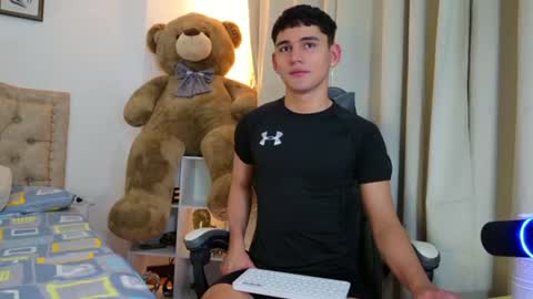 Esteban online show from July 18, 1:37 pm