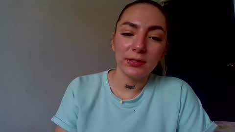 Snapshot of estefa1 chatting on August 5, 5:05 pm estefa1 online show from August 5, 5:05 pm