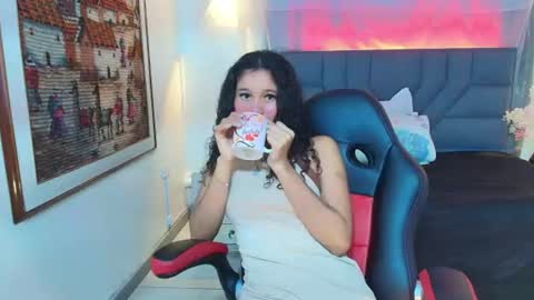estefanya online show from July 17, 7:30 pm