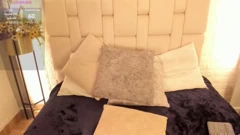 estefany online show from March 25, 3:56 am