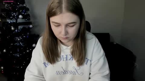 Snapshot of estella_miles chatting on January 7, 6:59 am Estella Miles online show from January 7, 6:59 am