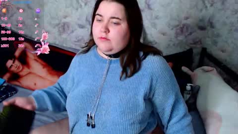 estelle_hicks online show from December 9, 6:46 pm