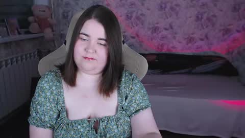 estelle_hicks online show from April 18, 6:56 pm