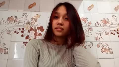 Snapshot of estellekirbo chatting on February 6, 11:13 am estellekirbo online show from February 6, 11:13 am