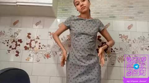 Snapshot of estellekirbo chatting on February 18, 1:07 pm estellekirbo online show from February 18, 1:07 pm