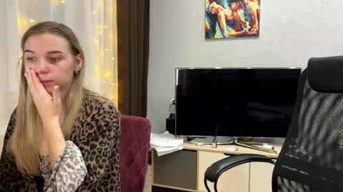 Snapshot of ester_vixen chatting on February 4, 6:47 pm Ester online show from February 4, 6:47 pm