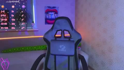 EsterPlayful online show from September 16, 10:49 am