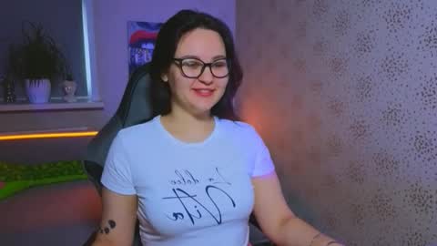 EsterPlayful online show from November 7, 9:31 am