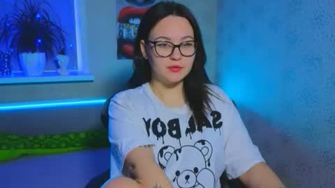 EsterPlayful online show from November 18, 9:03 am