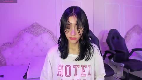 Snapshot of esthervalliere chatting on April 8, 12:54 am online show from April 8, 12:54 am