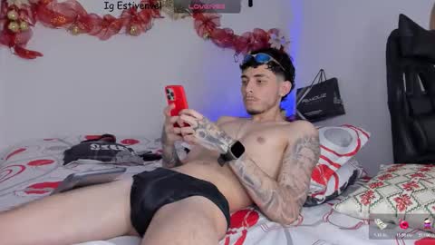 estivenvel online show from November 26, 7:04 pm