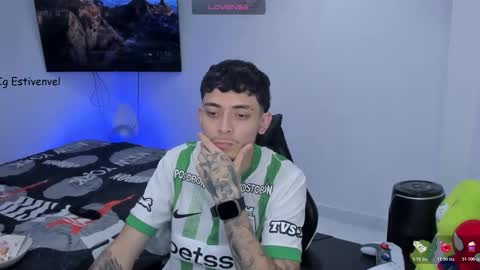 estivenvel online show from February 12, 4:57 pm