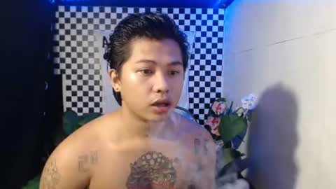 Snapshot of esward_tynn chatting on October 23, 2:55 am im esward tynn online show from October 23, 2:55 am