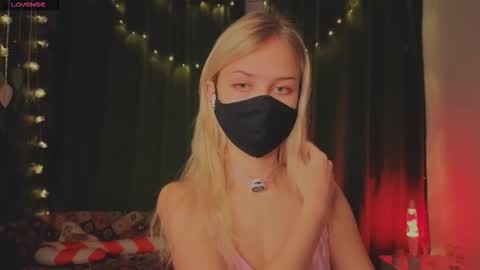 Snapshot of eternalophelia chatting on January 12, 10:59 pm Sophia online show from January 12, 10:59 pm