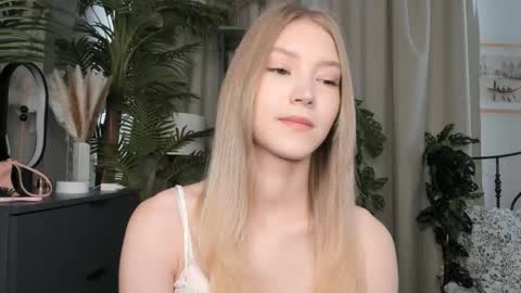 Natalie online show from September 13, 5:40 am