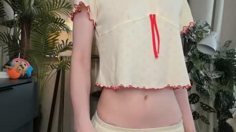 Snapshot of eternity_cuite chatting on May 6, 5:57 am Natalie online show from May 6, 5:57 am