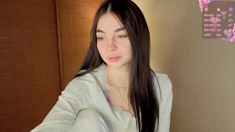 Mary online show from November 1, 8:05 am