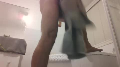 Snapshot of etextratestacle chatting on December 11, 5:04 pm ET online show from December 11, 5:04 pm