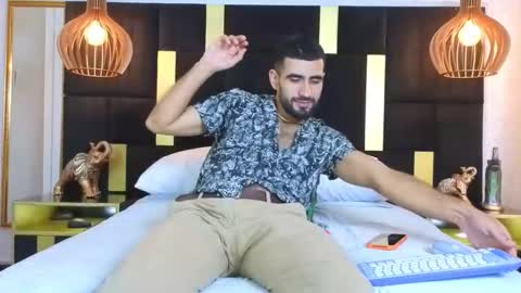 Snapshot of ethan__walker chatting on November 6, 7:37 pm Ethan online show from November 6, 7:37 pm