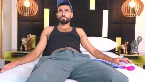 Snapshot of ethan__walker chatting on November 19, 8:42 pm Ethan online show from November 19, 8:42 pm