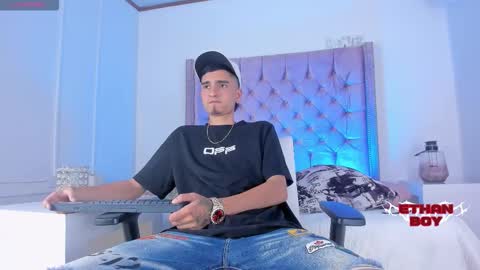 Ethan online show from November 29, 9:40 pm