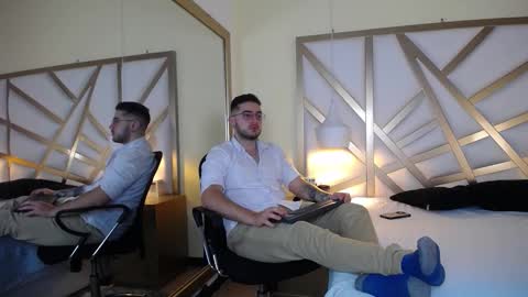 ethan_greys online show from December 5, 4:32 am