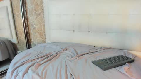 ethan helmut online show from December 27, 7:40 am