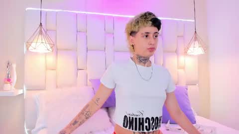 Snapshot of ethan_lennox_ chatting on July 8, 5:39 pm Ethan online show from July 8, 5:39 pm