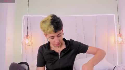Snapshot of ethan_lennox_ chatting on July 13, 5:38 pm Ethan online show from July 13, 5:38 pm