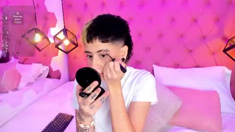 Snapshot of ethan_lennox_ chatting on July 30, 4:22 am Ethan online show from July 30, 4:22 am