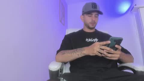 Snapshot of ethan_mullers1 chatting on January 19, 6:21 pm Ethan Muller online show from January 19, 6:21 pm