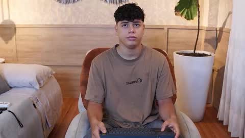 Snapshot of ethan_occonor chatting on February 10, 12:31 pm ethan_occonor online show from February 10, 12:31 pm