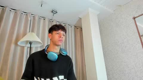Snapshot of ethan_qop chatting on June 8, 11:32 am Ethan online show from June 8, 11:32 am