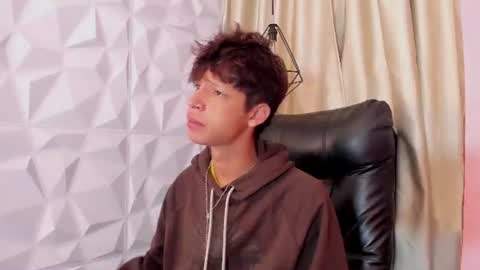 Ethan online show from July 3, 11:27 am