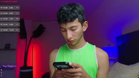 Snapshot of ethan_skiny_ chatting on July 31, 8:25 am Joan online show from July 31, 8:25 am