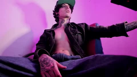 Snapshot of ethan_sykes chatting on September 25, 2:26 am Ethan sykes online show from September 25, 2:26 am