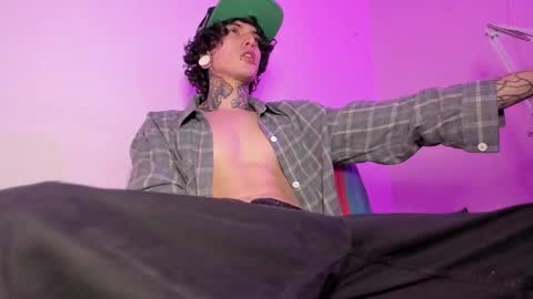 Snapshot of ethan_sykes chatting on November 15, 12:19 am Ethan sykes online show from November 15, 12:19 am