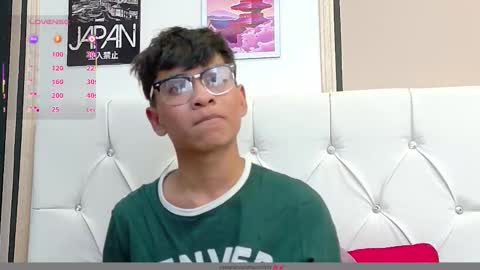 Snapshot of ethan_westt chatting on November 6, 9:05 pm Ethan online show from November 6, 9:05 pm