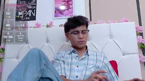 Snapshot of ethan_westt chatting on November 10, 9:14 pm Ethan online show from November 10, 9:14 pm