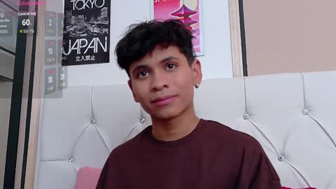 Snapshot of ethan_westt chatting on November 12, 8:19 pm Ethan online show from November 12, 8:19 pm