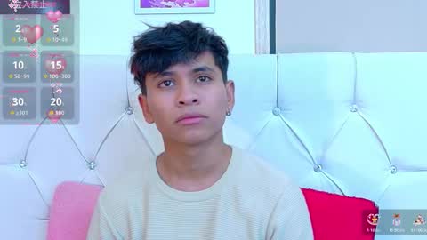 Snapshot of ethan_westt chatting on November 17, 8:14 pm Ethan online show from November 17, 8:14 pm