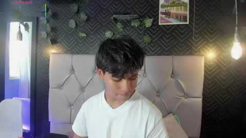 Ethan online show from May 18, 9:42 pm