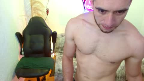 Snapshot of ethanblaze_ chatting on November 7, 11:32 am ethanblaze_ online show from November 7, 11:32 am