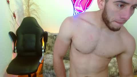 Snapshot of ethanblaze_ chatting on November 12, 11:32 am ethanblaze_ online show from November 12, 11:32 am