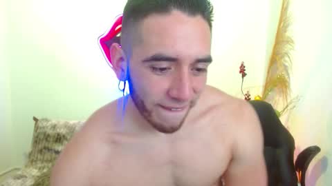 Snapshot of ethanblaze_ chatting on December 4, 12:03 pm ethanblaze_ online show from December 4, 12:03 pm