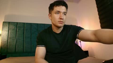 ethanconnor_ online show from April 14, 12:00 pm